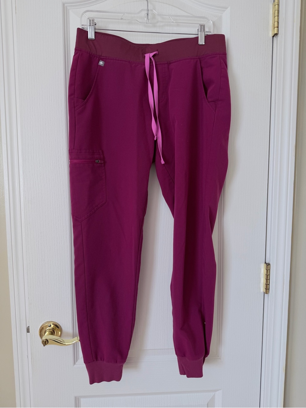 FIGS Technical Collection Magenta Jogger Scrub Pants Women’s Medium